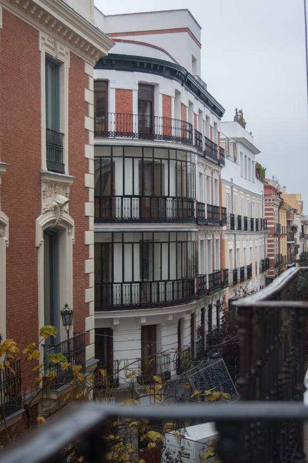 Hostal Santa Ana Colors Madrid Bagian luar foto