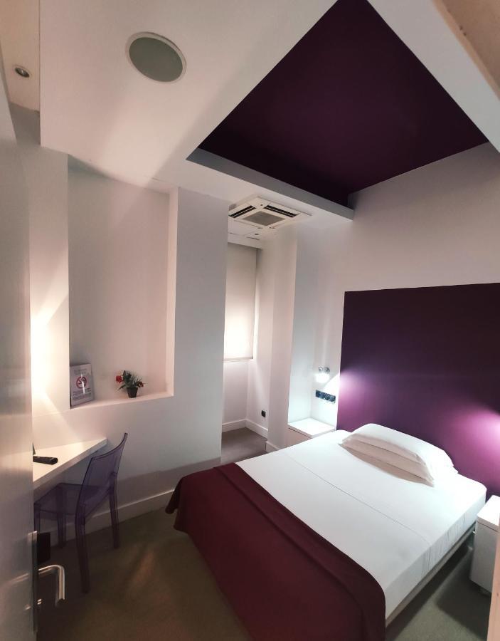 Hostal Santa Ana Colors Madrid Bagian luar foto